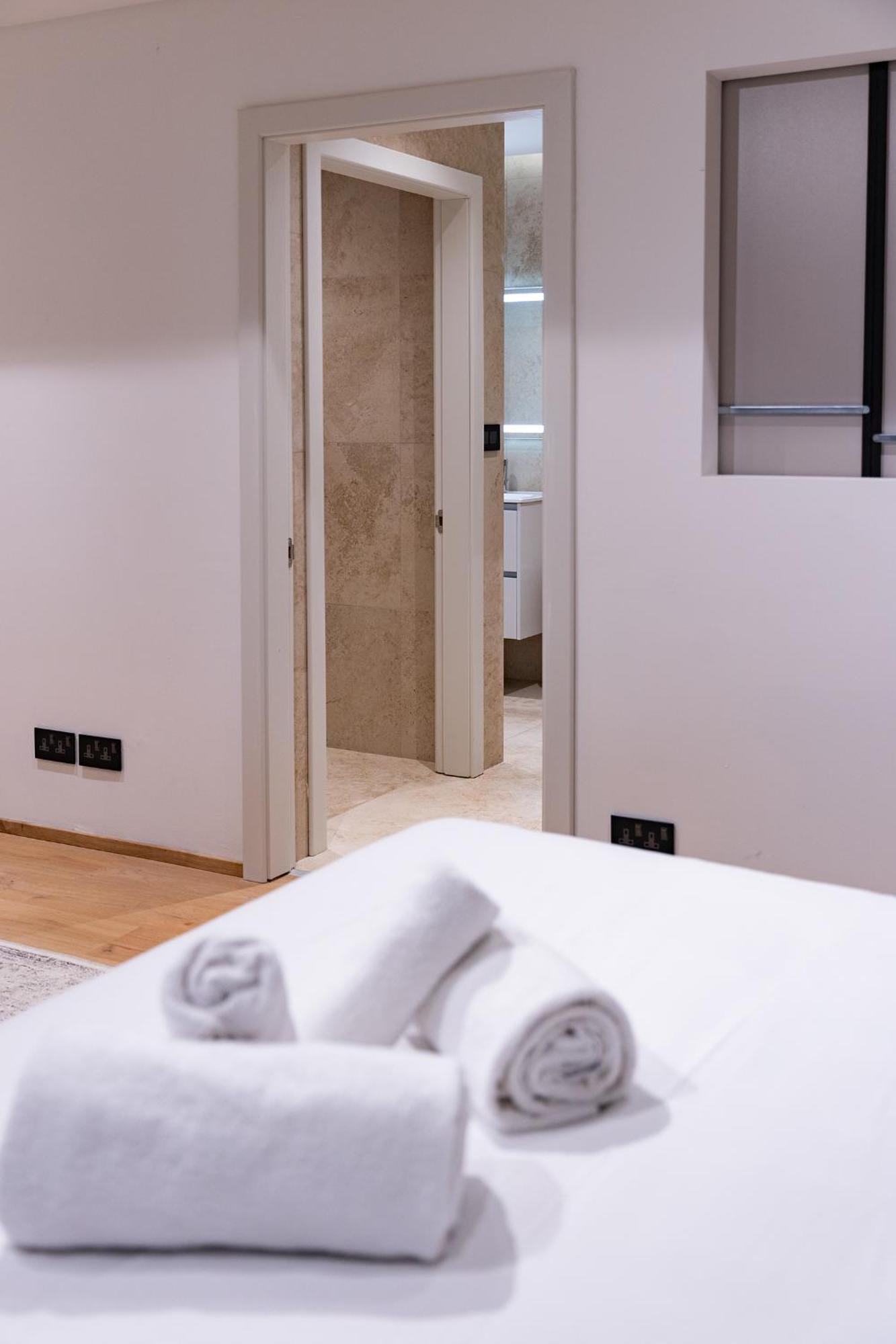 Florette Suite 1Br With Stunning Lounge Terrace By Arcobnb Флориана Экстерьер фото
